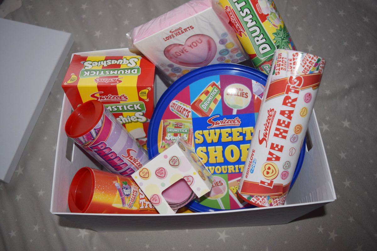 SerenityYou's tweet image. Fancy winning all of these? 
To enter follow me @SerenityYou &amp;amp; @SwizzelsMatlow and RT this post and let me know what your favourite Christmas tradition is.
Mine is a family board game day on boxing day with a BIG buffet! #MakeYourOwnTraditions #ad #FreebieFriday #win