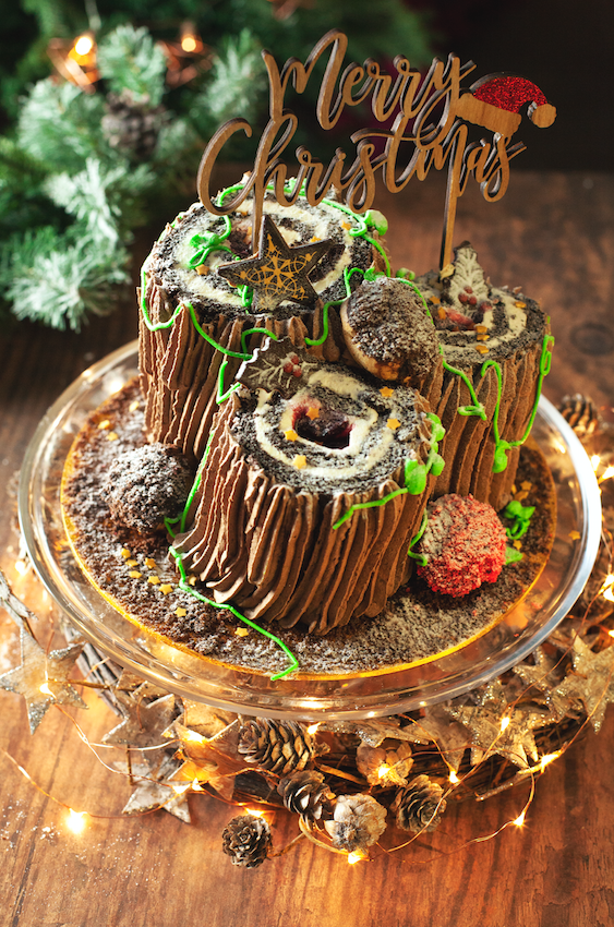 valeriecafe's tweet photo. It's competition time! 😃 We're giving two lucky fans the chance to WIN their Christmas cake. 🎅🏼 

To enter all you have to do is FOLLOW us and RT this tweet. 

Competition ends 13/12/2019 at 4pm. Good luck! 

#AChristmasyuleremember https://t.co/XX9qO2vvW7