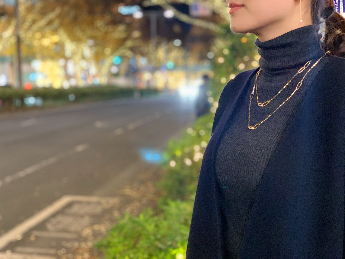 DeAntdiamond's tweet photo. 【商品紹介:DAPN1】
みなさま、こんにちは。
DeAntの店舗がある表参道の並木通りは
11/28よりイルミネーションが始まりました。
DAPN1を身に着けて出かけたところ、夜の少ない光でも虹色にキラキラ輝き一層クリスマス気分が盛り上がります。
#DeAnt #チェーンネックレス #ロングネックレス #ファイア https://t.co/UpOPZz4kXc