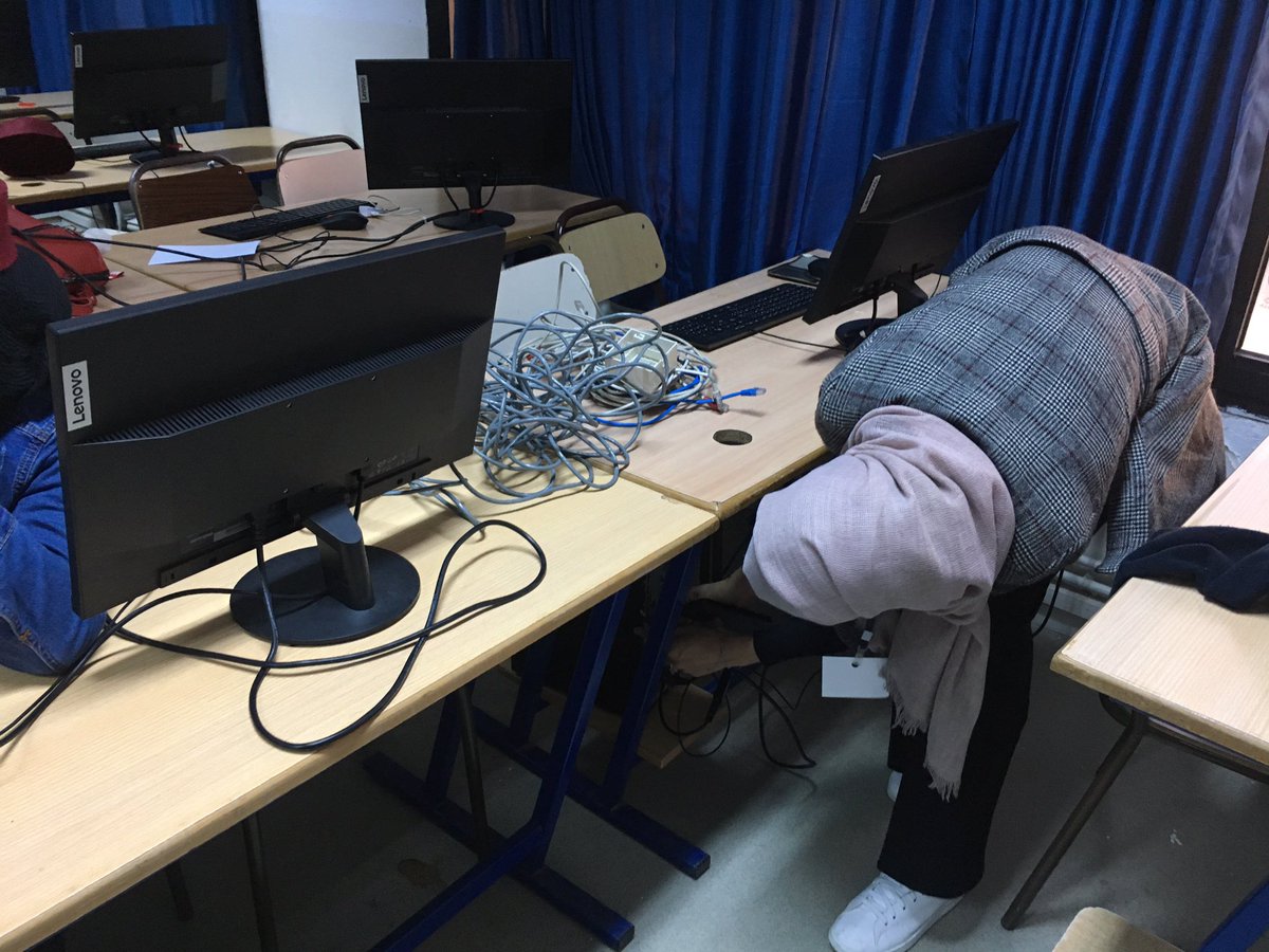 619We's tweet photo. Rangement de la salle en attendant la fin des dépôts des défis. #DevJobOpp @JobOpportunIT_ https://t.co/ifXkzBgQSI