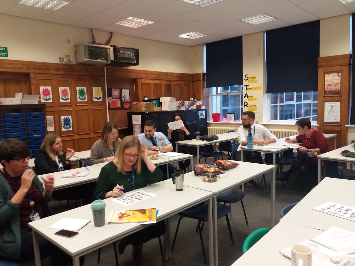 julieedwards110's tweet photo. Supporting great subject teachers @BeckfootThornt1 designing a local curriculum which explores and celebrates their rich local heritage. #Thornton #Viaduct #Brontes #mills #conservationarea #Bradford #diverse #culture #economic #social #buildings @HE_Yorkshire @HistoricEngland https://t.co/WJmpkNAVwb
