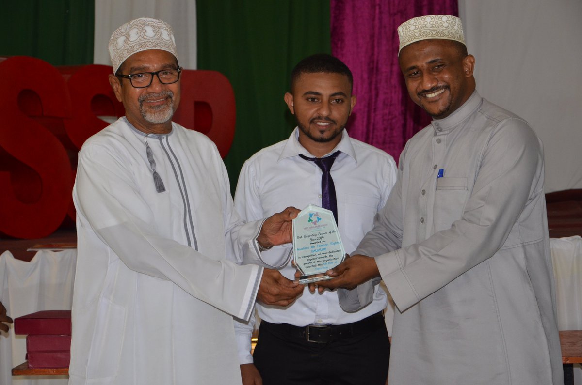 MUHURIkenya's tweet photo. @mtyorg culminated its 3rd annual Students Success Program with awards to various institutions that have been supportive. This program focuses on, among others, social academic, innovation, mental health, &amp; dream building. We are honoured to be the best supporting partner. https://t.co/SuflpMwztq