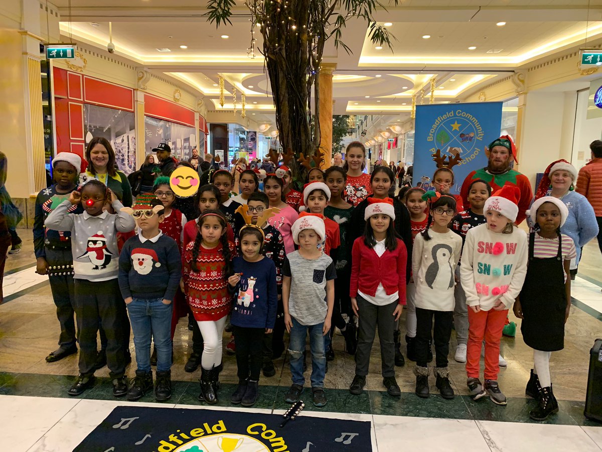 ElmWoodHead's tweet photo. What a night we had last night raising money for @Sidley_OUAS Our choir sang their hearts out until gone 9pm, entertaining the crowds at The Trafford Centre! They were amazing! @BCPS_MissB @BCPS_MrsG @BCPS_PE @class_minnie https://t.co/UMre667lzl
