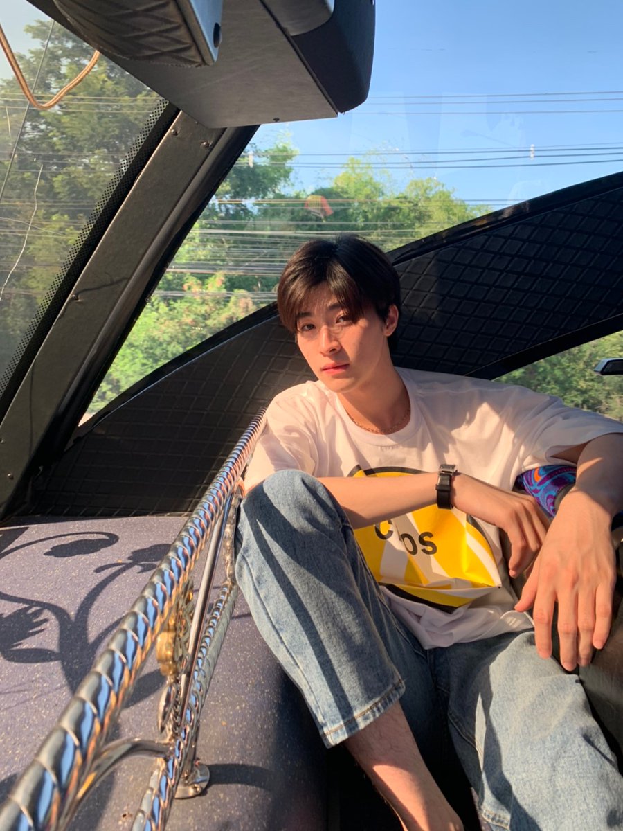 bluepongtiwat_'s tweet image. หนาวนี้กอดใคร  หนาวมั้ยกอดกัน~