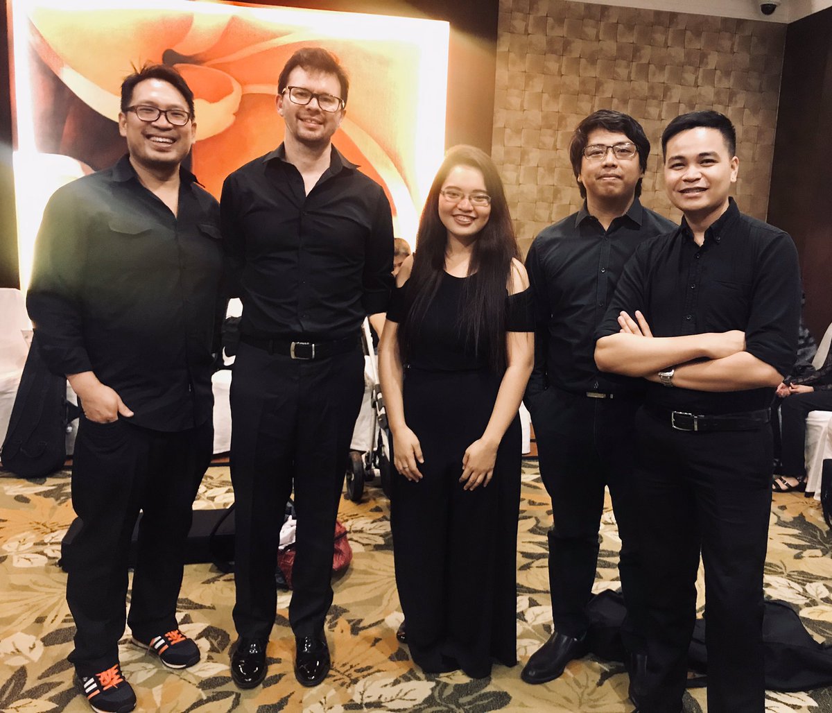 annishi4685's tweet photo. Successful night for #VCYO thank you PSO-HNS Child Advocacy Night for having us. Thank Maestro Chen for coming out to support the kids! @VCYOofficial @rex_gatchalian @KingUrieta @pinoyhistorian https://t.co/hzg0m8xPNj