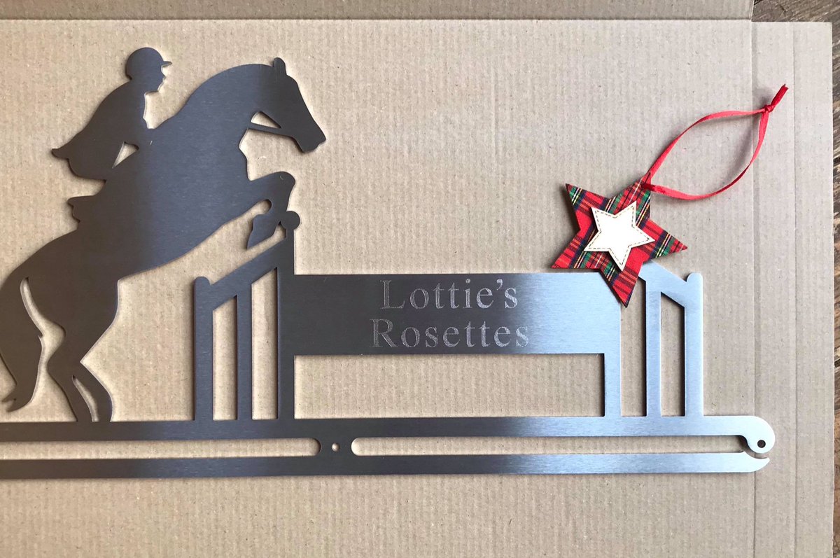 MedalHanger's tweet photo. Get your #bling on this #christmas with our #personalised rosette holders, medal hangers &amp; and dog lead hooks. A gift suitable for everyone. #racebling #stainlesssteel #giftsforhim #giftsforher #giftsforrunners #sportgifts https://t.co/HsUStv6IjR