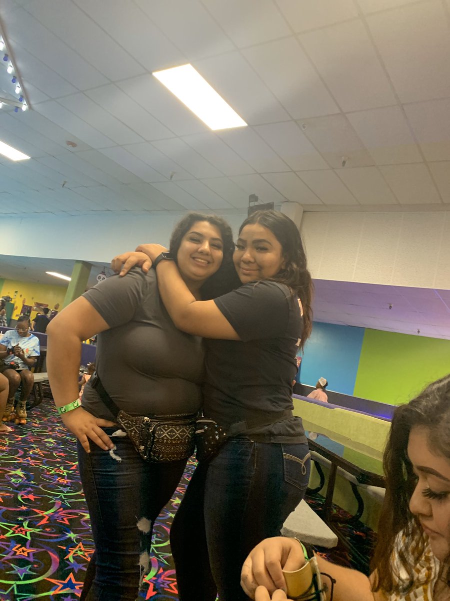 SoniawithDDDs's tweet photo. We’re both 19 & met in middle school lmao . I hit her up couple months ago if McDonald’s was hiring and she put a word in for me. We started working together, then started hanging out , then everything went from there . She’s honestly my BF4L #webothsingle 🥰 https://t.co/T6ZFoS2Keh