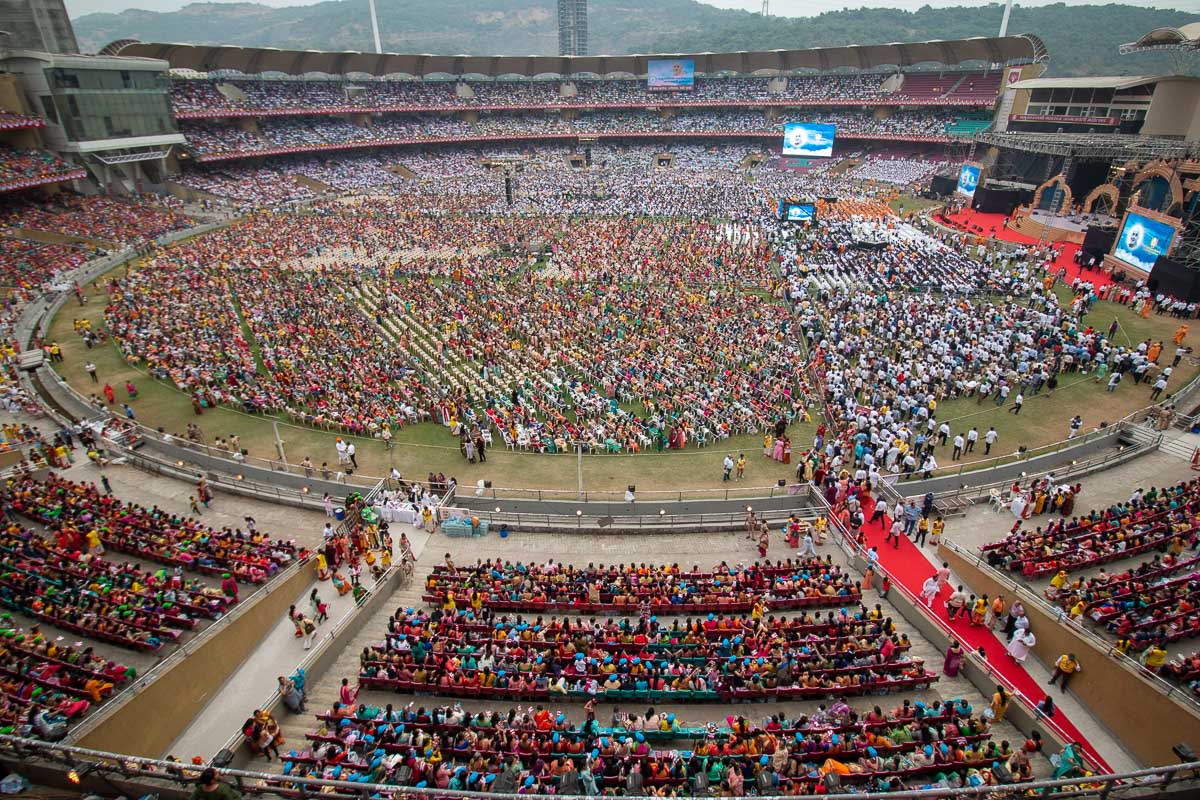 BhavikPrit's tweet photo. Go through this thread for Pictures from 98th Janmjayanti Celebrations of HDH Pramukh Swami Maharaj at @DYPatilStadium in presence of Sadhus, Rishis, Guests and many Dignitaries...
#PSM98 #PramukhSwami #PSM100 https://t.co/se2yBhLguD