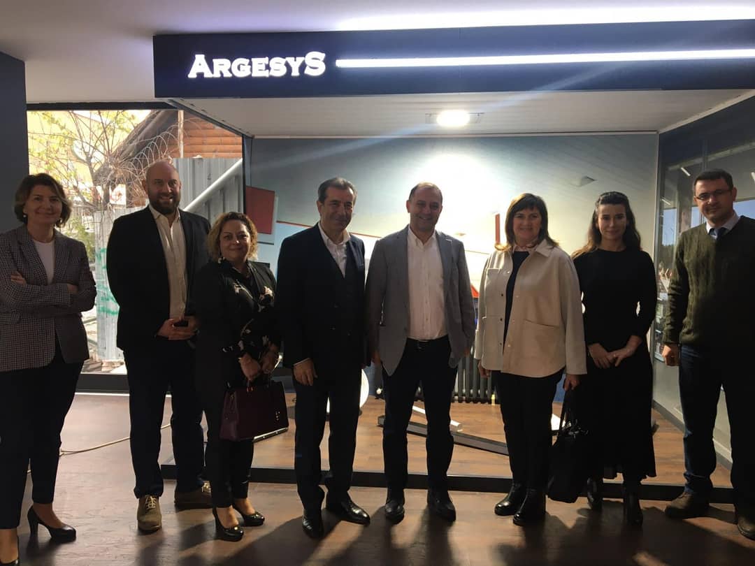 agid_dernek's tweet photo. Üye ziyaretleri kapsamında 3 Aralık Salı günü #argesyselektronik #heraled #techledelektronik firmaları ziyaret edildi. Üyelerimize misafirperverlikleri için teşekkür ederiz. #aydınlatma #lighting #agid #aydınlatmagereçleriimalatçılarıderneği https://t.co/bAzqI3Qc9x