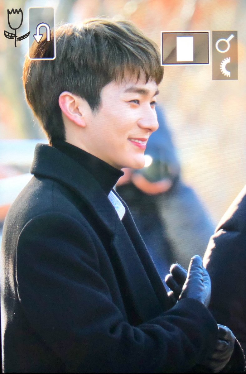 그해 봄, 꽃이 피었다 🦋 tweet media