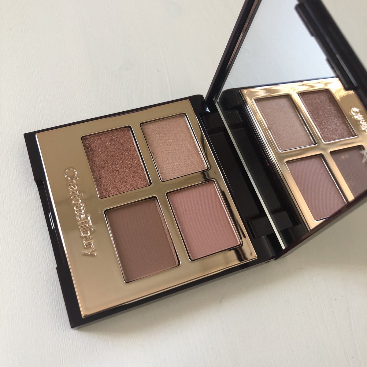 あくびちゃん On Twitter Charlotte Tilbury Luxury Palette Pillow Talk Ctで1番人気の ピロートーク ローズゴールドやマットローズのピンク系パレット 甘すぎず派手すぎない普段使いしやすい色味 Charlottetilbury アイシャドウ ピロートーク Pillowtalk