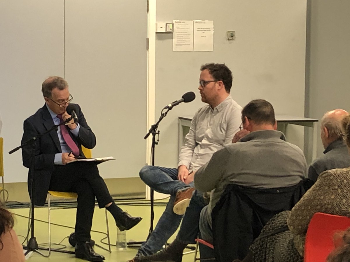 wlv_uni's tweet photo. Great to hear some valuable @Wolves news from @TheAthleticUK @TimSpiers &amp; lots of love in the room for #drnuno who received an Honorary Degree from us earlier this year @BBCr4today live broadcasting now from our @WolvesSU https://t.co/9aE4RVUXhs