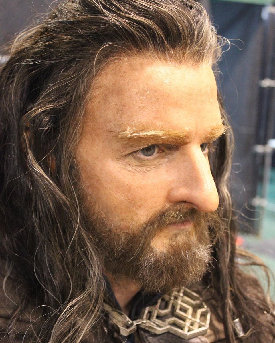 EniKoni's tweet photo. The time when we waited a year for the next #TheHobbit, premieres and red carpets, interviews, photoshoots.. #RichardArmitage #ThorinOakenshield #MarkAtkin #PeterJackson https://t.co/Jy5DhZXIma