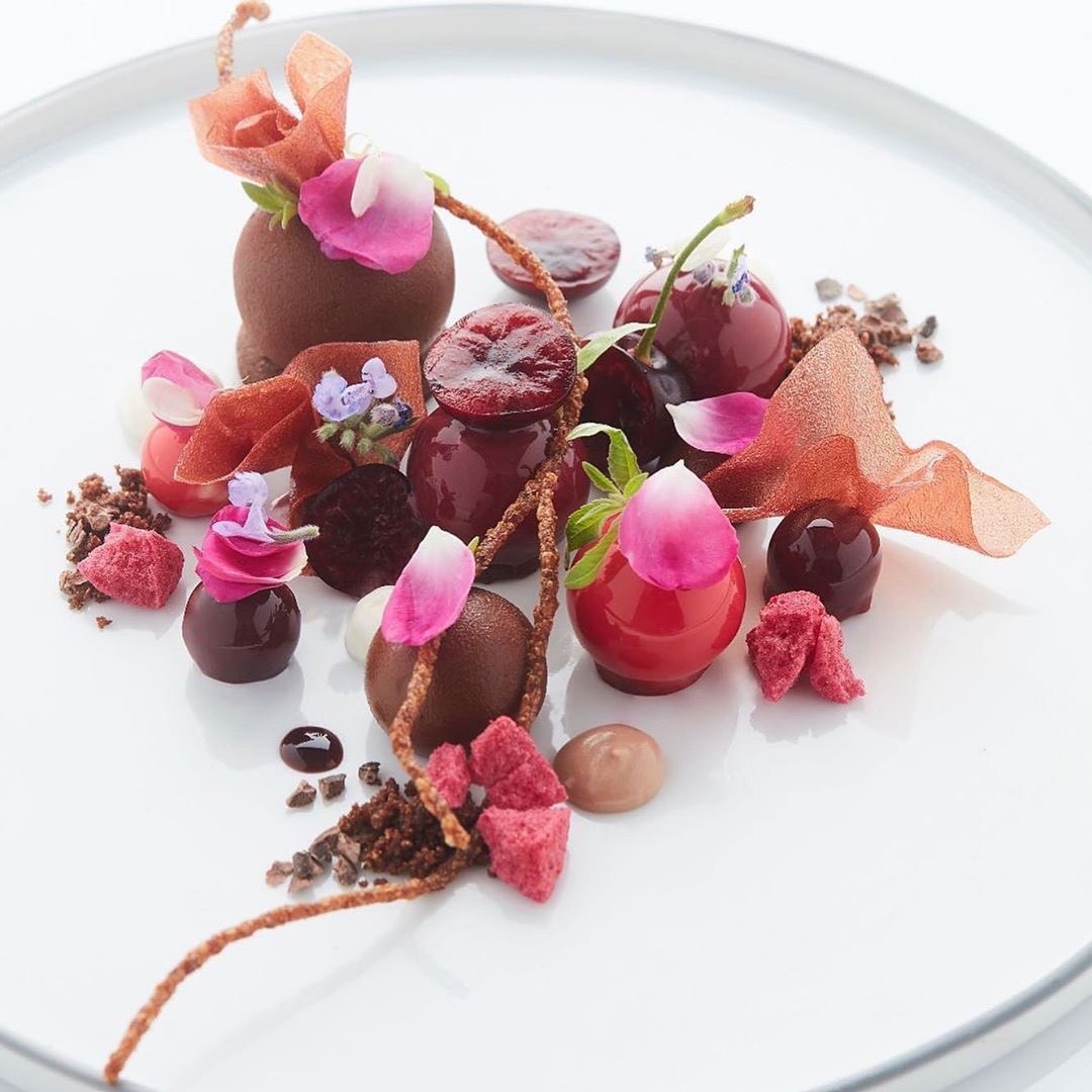 MasterChefsLife's tweet image. • Some small dessert •
By rogervandamme