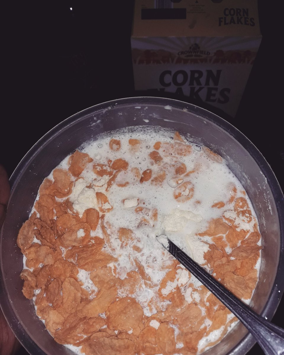 UniversOffial's tweet photo. Corn-Flakes, Diet Lemonade, Diet Freeway Cola And Milk In The Morning Before Startin' The Day !! 🤤😋

#Lordigwee 👑
#TakingEnergy 🔥
#KingdomLandEmpire 🦋 https://t.co/uLwbLbmIdw