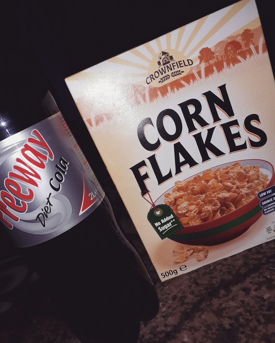 UniversOffial's tweet photo. Corn-Flakes, Diet Lemonade, Diet Freeway Cola And Milk In The Morning Before Startin' The Day !! 🤤😋

#Lordigwee 👑
#TakingEnergy 🔥
#KingdomLandEmpire 🦋 https://t.co/uLwbLbmIdw