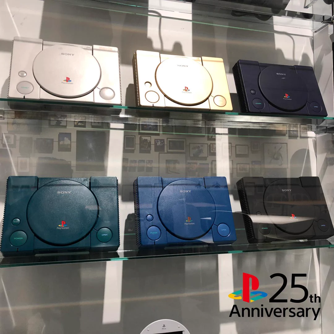 初代プレイステーションにグレー以外の色があったの知ってた？
