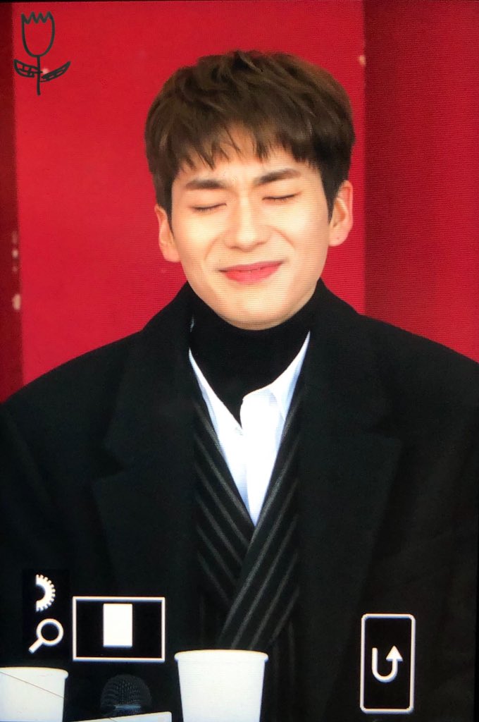 그해 봄, 꽃이 피었다 🦋 tweet media