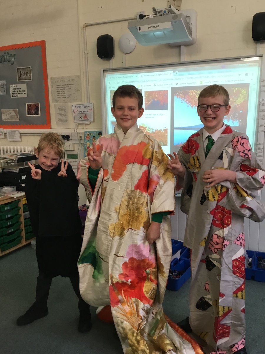 StPetersFarnham's tweet photo. Japan Club modelling vintage silk kimonos. We discussed teachers' photos from Japan and other artefacts. それは素晴らしいと思う #Nihon #Yokohama #GlobalSchools #ISA18@SchoolsOnline #globalcitizens @Artsmarkaward https://t.co/W3fwsADCBz