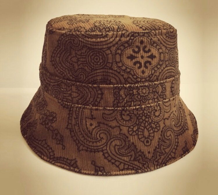 StanandGwyn's tweet photo. Paisley cord! What more does one need?.. well world peace would be nice, but we can’t have everything ✌️ https://t.co/iR2Np6CAM3 #peace #workdpeace #earlybiz #hats #paisley #handmade #1970s #etsyfinds #EtsyTeamUNITY #etsyuk #winter #brown #corduroy #WinterWonderland #millnery https://t.co/Ao3gfByKwi