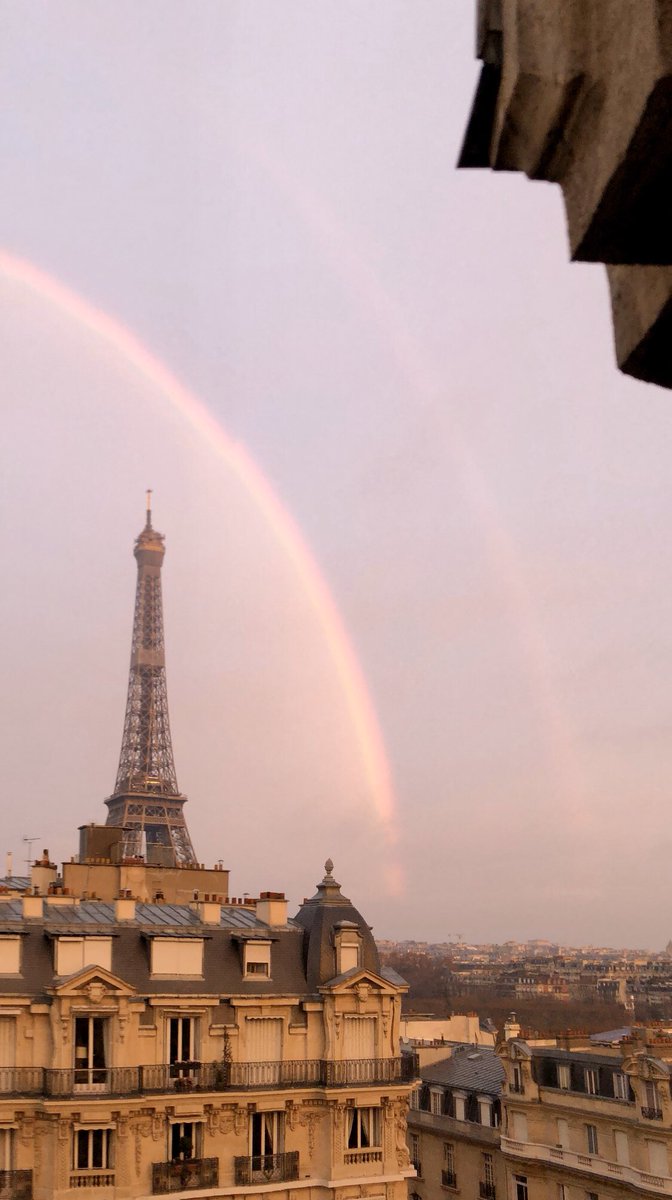 flo_bouquier's tweet photo. Ce matin j’ai joué à @nikosaliagas ! Un double arc en ciel ça ne se loupe pas! https://t.co/WhcNbaEJju