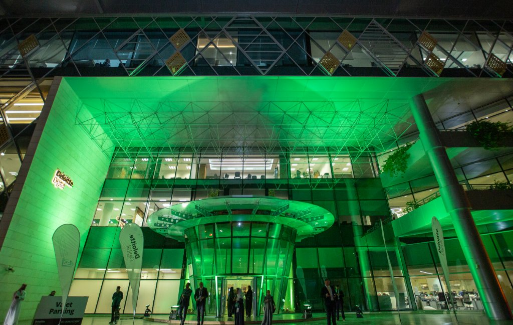 DeloitteME's tweet photo. It's tomorrow! Deloitte professionals will mentor 40 students at @PNU_DCU's hackathon, hosted at the Deloitte Digital Center in KSA. #Hack4financialinclusion #DDCHackathon #Impactthatmatters https://t.co/RNYYS45k1Z