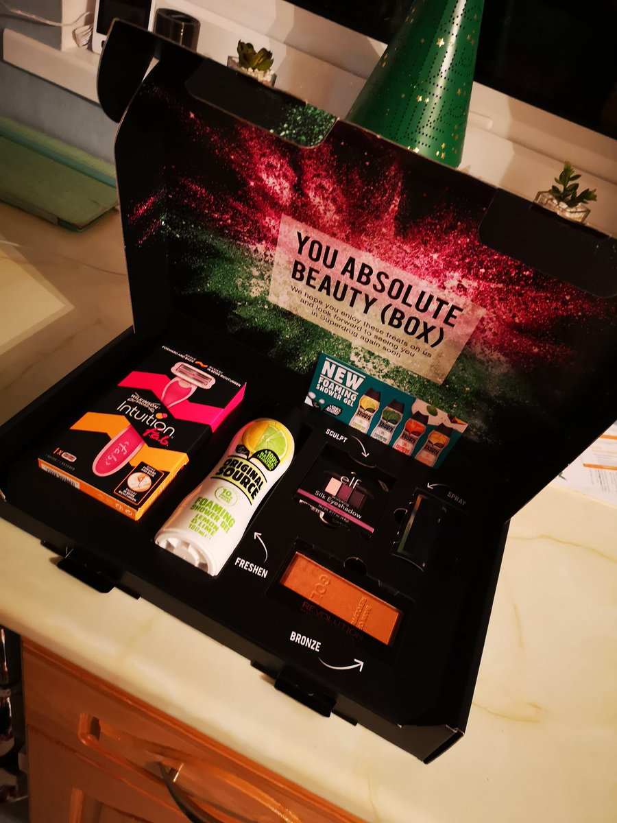 jamieworld1989's tweet photo. @superdrug Nice little myreward beauty box. My wife is pretty happy with all of it but as a male customer I will only use the shower foam. Perhaps a mens version of this Box would be good. https://t.co/9nQfVSrwjJ
