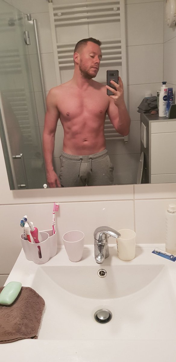 VRedtrax's tweet photo. Gym done. Who is going to join me in the shower?
#gaymer #gymbunny #gymlife https://t.co/PFTNNtAETT
