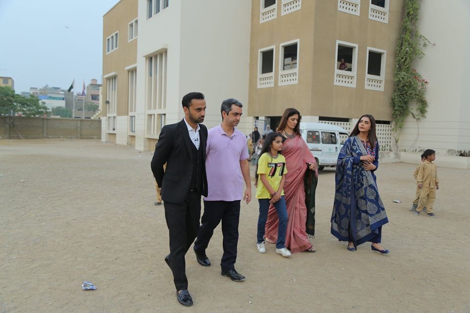 muneezamehboob1's tweet photo. @WaseemBadami in #GoodMorningPakistan with #NidaYasir at #TCFSchool 😊😊 Beautiful Pictures 😊😊 https://t.co/BCVdZ2Usjk