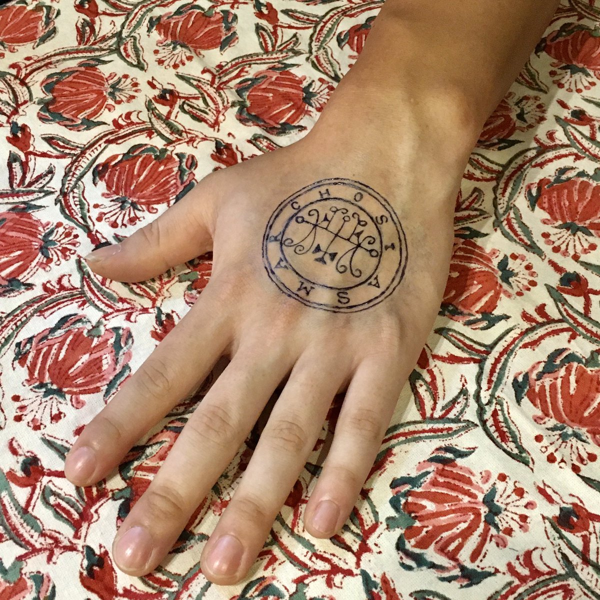 5 5閉店 Noble Noire Tokyo ありがとうございました Twitterren 店頭イベント ジャグアタトゥー 手の甲にマルコシアスのシジル 魔法陣 店頭で販売中のタトゥーシールの中からデザインを選ぶこともできます こちらのデザイン この後更にパワーアップ予定