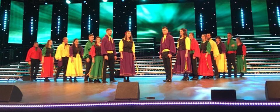 talogwerin's tweet photo. Edrych ‘mlaen at berfformio yng nghyngerdd Nadolig Côr Llanpumsaint a’r cylch nos ‘fory! 🎼🎅🏼 7/12/19 @BronwyddHall Christmas Concert - a few tickets still available and proceeds towards @air_ambulance https://t.co/X9cNtFomws