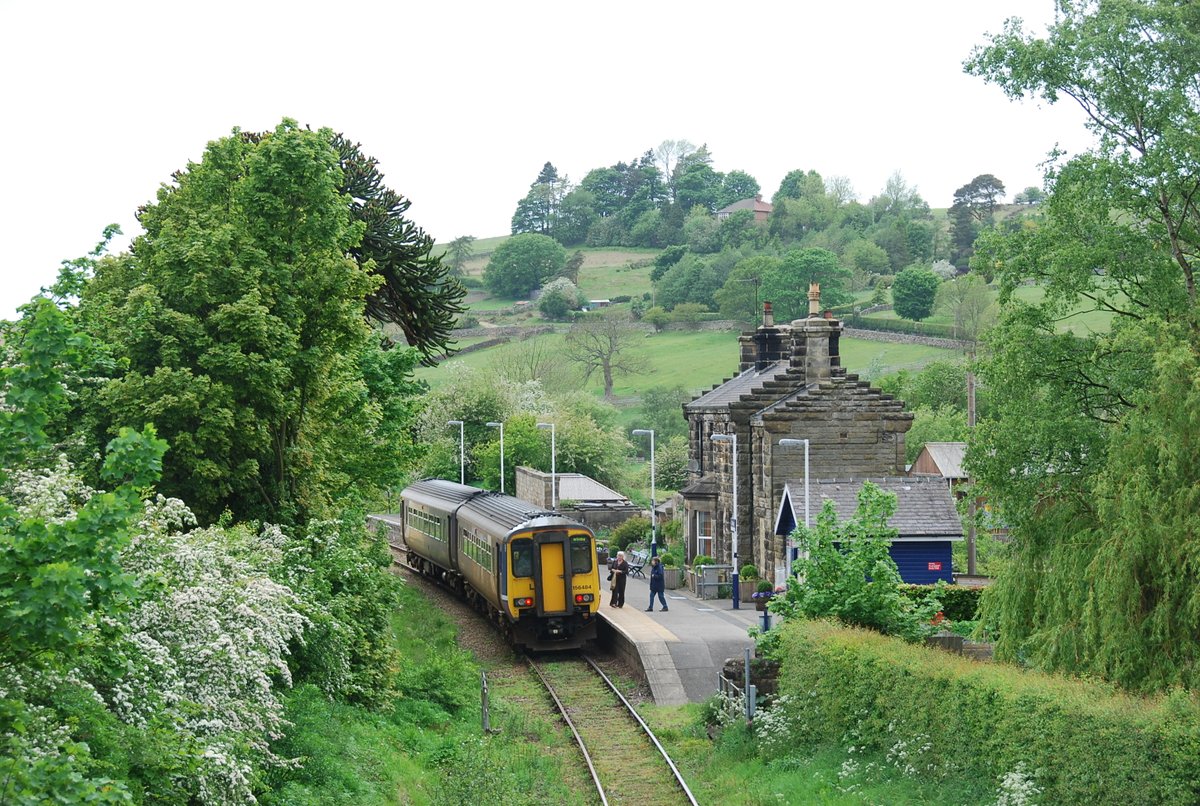 ScenicRailBrit's tweet photo. From the rolling moorland of the #NorthYorkMoors to the enchanting wooded valley, you'll be spoilt for views on your journey along the Esk Valley Line https://t.co/uQrr7DDNOx #BringTheCamera #ViewsFromYourSeat #ScenicRail https://t.co/NC0pTcSOVe