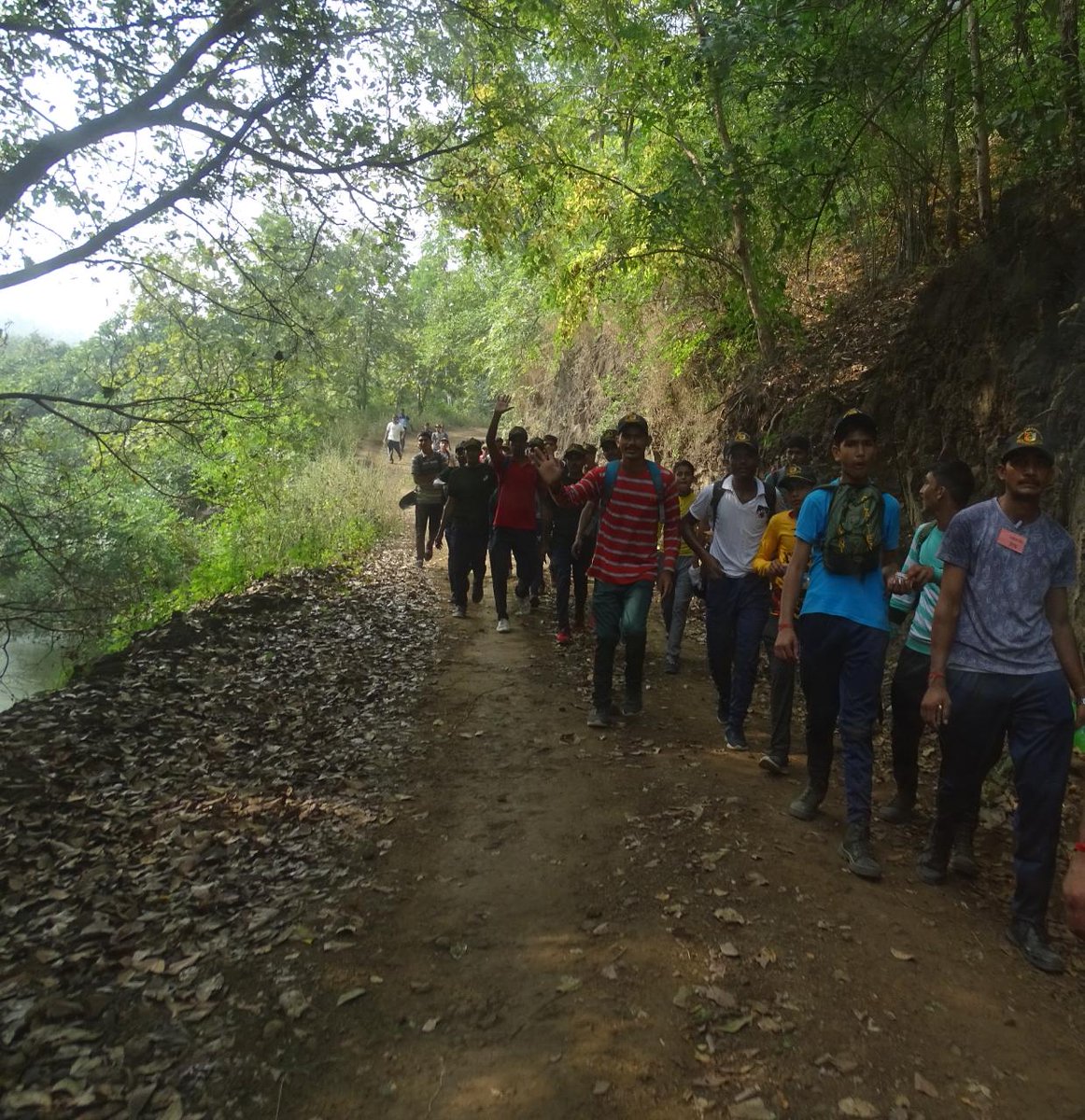 NCC_Dte_Gujarat's tweet photo. #SPNT DAY 10 : (06 Dec 2019) #Trek to Junraj Jungle Camp, Covering an approximate 20 KM is being conducted today. Cdts will have a night stay at #JungleCamp. https://t.co/cpcThCzLLg