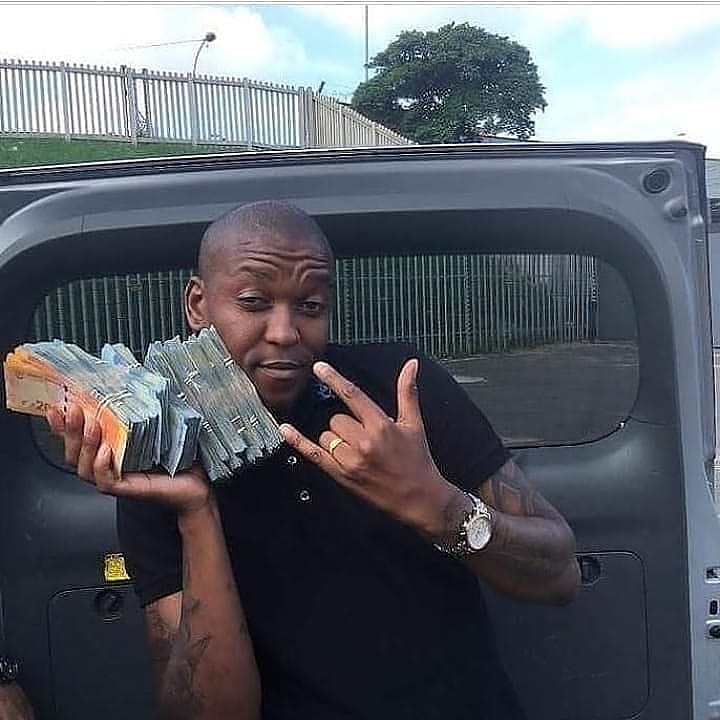 ForexLoen's tweet photo. R2000 makes R20 000
R3000 makes R30 000
R4000 makes R40 000
R5000 makes R50 000
R6000 makes R60 000
R7000 makes R70 000
R8000 makes R80 000
R9000 makes R90 000
R10 000 makes R100 00 https://t.co/YqQVdjPP2C