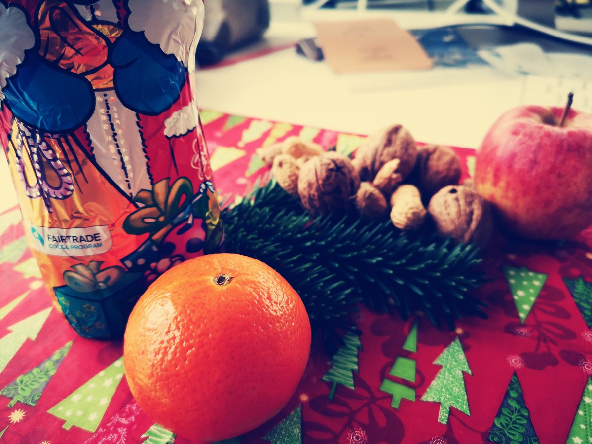 compleet_group's tweet photo. @SearchtalentCOM @HrStema @Margritonthefly @100_Worte @MartinGaedt @brittaredmann1 @Coach_Koeln @remamuc @moskaliuk @KolSeb @oschaeben @Sabrinadeterdin @InesGensinger @AnnetteCreft @MarkusToehne @monika_funken @BirgitSchiche @MeikeFriedrich Gerne doch. Niko-lausige Grüße an alle! ;-) https://t.co/YKt9oA2q4P