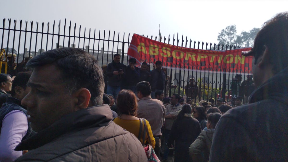 Shruti_Vats's tweet image. #onetimeregulation4AbsorptionofDUADHOC
#DUadhocABSORPTION
#OneTimeRegulationForAbsorption
#OnlyAbsorption 
#ABSORPTIONof6500_DUadhocs
 @DrRPNishank @ArvindKejriwal @PMOIndia @VPSecretariat @Delhi_U
@MHRD @ndtv @ndtvindia @aajtak @IndiaToday @ABPNews