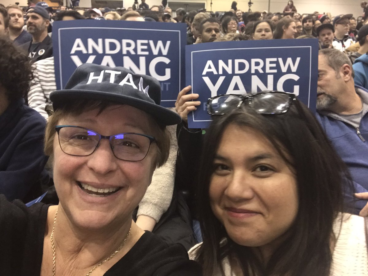 jcbjjf's tweet photo. #YangGang Did a thing last that I’ve never done before.  Went to a political rally for @AndrewYang.  Am so inspired I am attempting to gather signatures to get him on the ballot in Illinois.  Thank you Andrew for being so awesome! https://t.co/sQMQN0W3vR