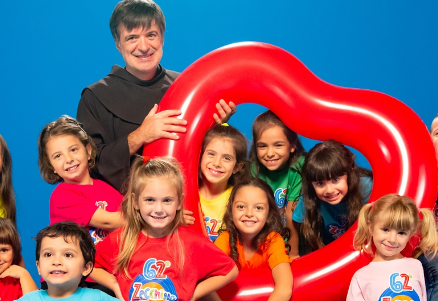 Sta per iniziare lo <a href="/zecchinodoro/">Zecchino d'Oro</a>! Tutti davanti a <a href="/RaiUno/">Rai1</a> alle 16:50 per la terza puntata. #Zecchino62 #zecchino2019 #OperazionePane la campagna che sostiene le mense francescane in italia e nel mondo. 45588