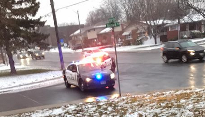 CHCHNews's tweet photo. #BREAKING: @HamiltonPolice are investigating after a man in his thirties was found dead on #HamOnt Mountain. https://t.co/HEQ77huz6W
