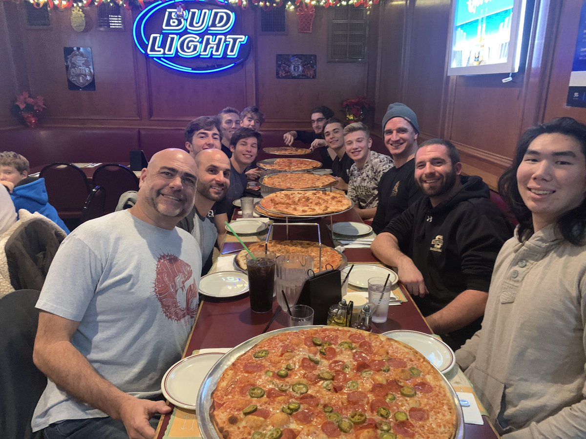 Great night with our <a href="/southern_bball/">SouthernHoops</a> seniors last night <a href="/Pete_Eldas/">Pete & Elda's</a>. 9 pizza challenges and 9 t-shirts.