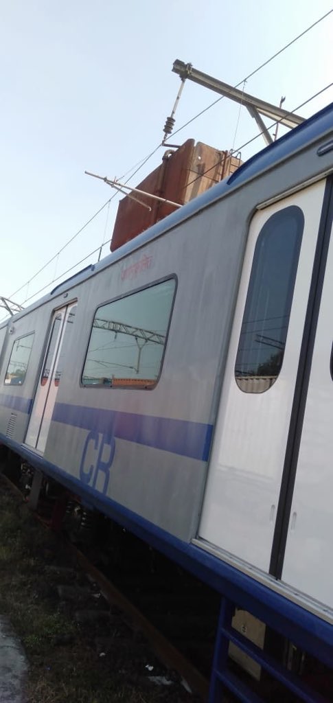 iAroosaAhmed's tweet image. Finally!! After waiting for nearly two years @Central_Railway gets its first #AClocal train! The train arrived on Friday.Likely to be introduced by end of Dec or early Jan 2020 @SachinKalbag @shailesh505 @drmmumbaicr @mumbaimatterz