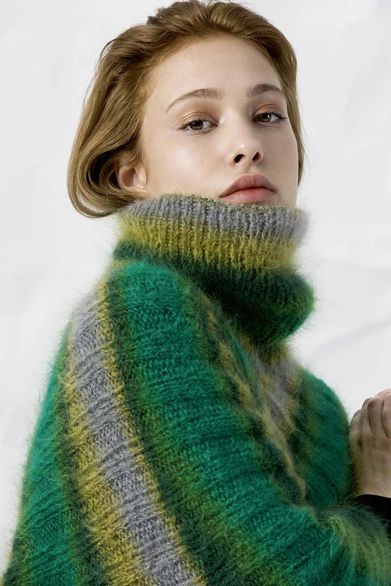 RoseMouton_shop's tweet photo. Kit poncho à tricoter avec la qualité Victoria de Lang Yarns (60% Mohair kid, 25% coton et 15% laine mérinos extrafine), 7 coloris au choix : https://t.co/dFlCSDmDxj #rosemouton #laine #tricot #lang #langyarns #knit #knitting https://t.co/KYIGoPPnCx