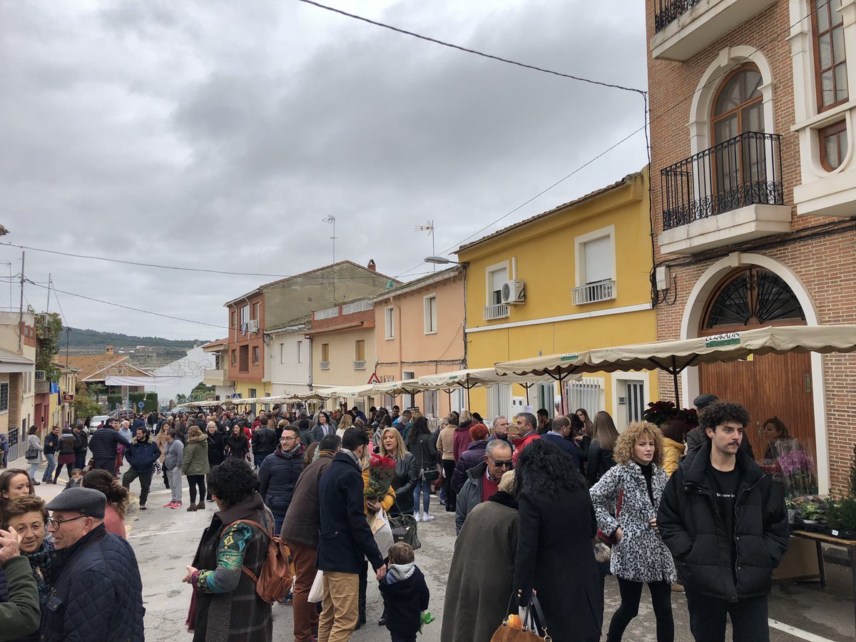 PacoAbrilR's tweet photo. En La Copa de Bullas disfrutando del XIX Encuentro de Auroros de la Hermandad de la Purísima Concepción. Conservar y potenciar las tradiciones y cultura de nuestros pueblos y zonas rurales es fundamental para la supervivencia de estos, para combatir la despoblación y mejorarlos. https://t.co/8G2DQWw2zW