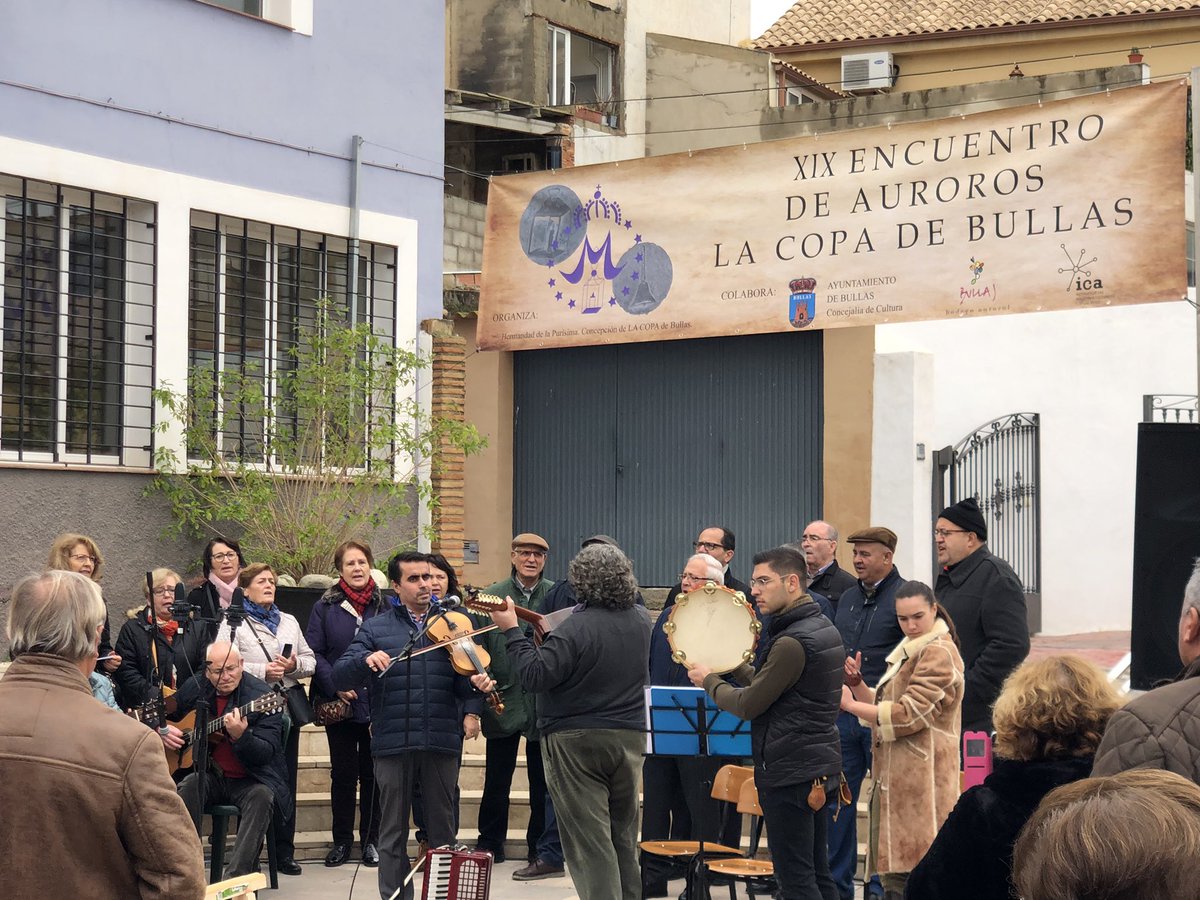 PacoAbrilR's tweet photo. En La Copa de Bullas disfrutando del XIX Encuentro de Auroros de la Hermandad de la Purísima Concepción. Conservar y potenciar las tradiciones y cultura de nuestros pueblos y zonas rurales es fundamental para la supervivencia de estos, para combatir la despoblación y mejorarlos. https://t.co/8G2DQWw2zW