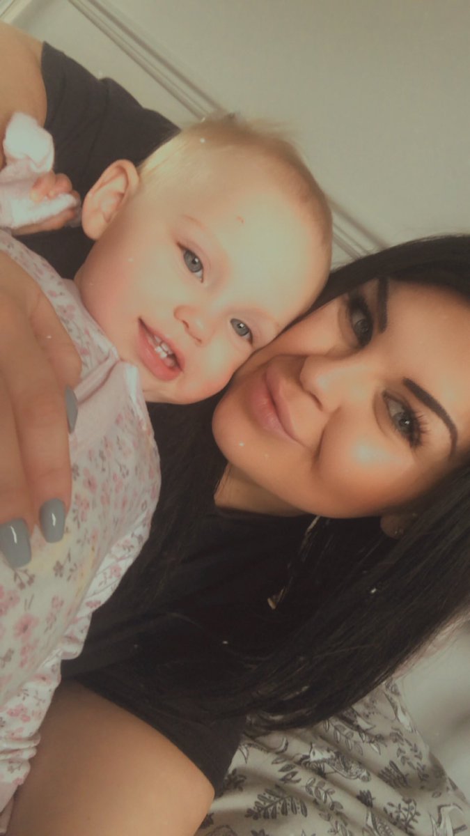 ChristieBaston's tweet photo. Happy birthday beautiful daughter 🎈🧸 1 today! https://t.co/6DIC9l757o