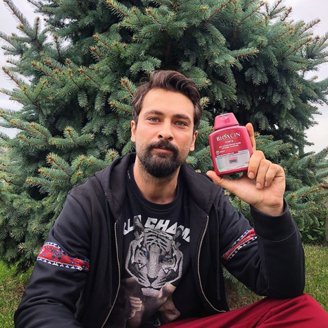 BioxcinOfficial's tweet photo. Onur Tuna'ya ürünümüzü kullandığı ve içten yorumları için teşekkür ederiz.👍 ❤
Yoğun saç dökülmelerinde kullanılan Bioxcin Forte Şampuan & Forte Serum & Keratin Complex Tablet, Sadece Eczanelerde
#Bioxcin #BioxcinForte #KeratinComplex #liposom #şampuan #OnurTuna #mucizedoktor https://t.co/HBU4dp7RRY