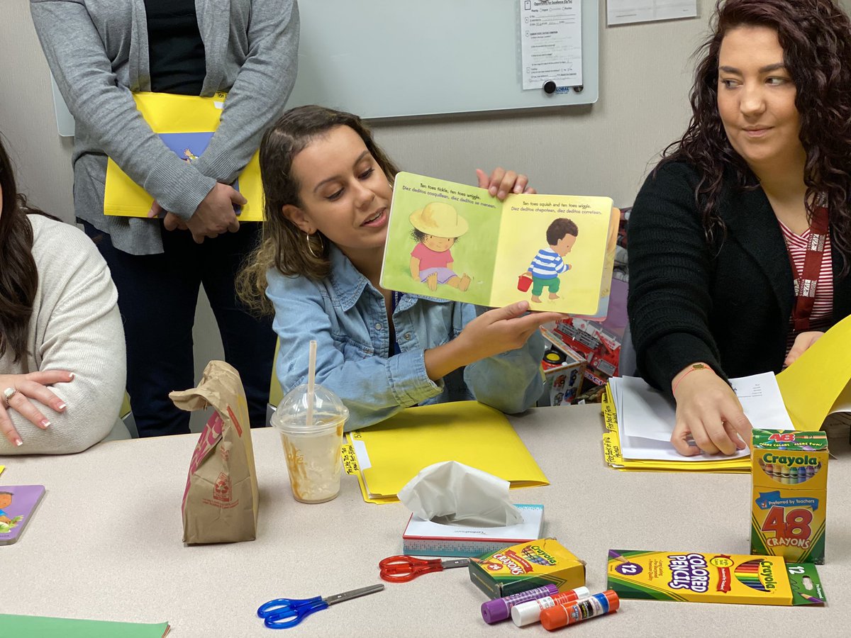 AUG_JAGWIRE's tweet photo. We’re super prowl’d of this collaboration! 🐯💙🐾 
________
On Tuesday, teacher candidates from the @AUG_CollegeofEd donated books with original activities to our families at @GAChildrens to keep their siblings engaged in learning. 📚🧸 https://t.co/4W3Y9Tj1He
