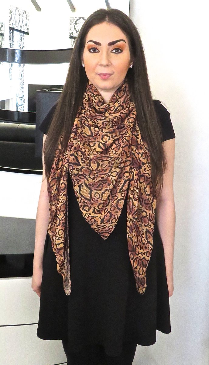 Treat your bestie or sister to one if my brown animal print scarves this Christmas!🎄It features my own original artwork so it would make a really unique gift!🎨🎁check it out in my Etsy shop now! etsy.com/uk/listing/736… #scottishbloggers #ukbloggers #fbloggers