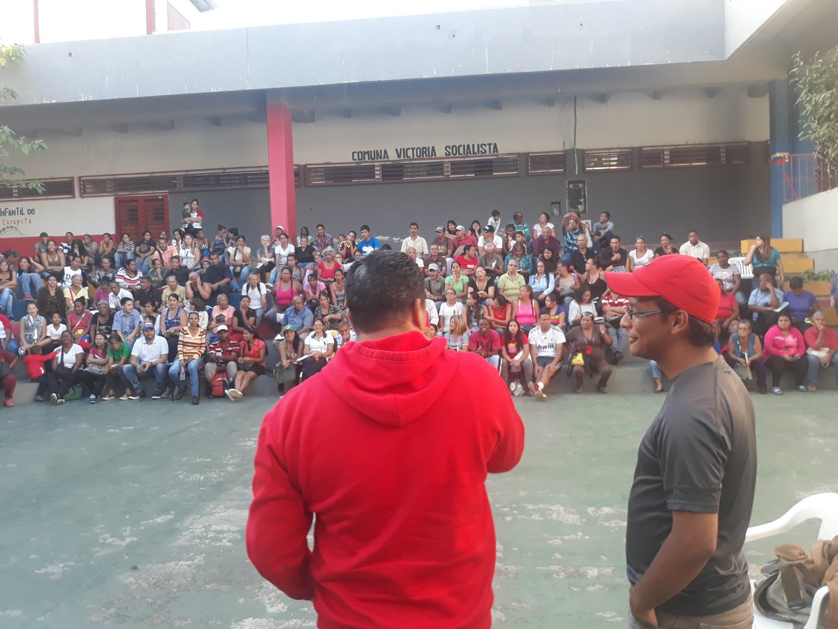jimmygudino's tweet photo. Jue05Dic. Asamblea del PSUV-Antímano, 60 Jefes/as de UBCH, 132 Jefes/as de Comunidad, 29 del Equipo Político, 34 del Sistema de Fuerzas de 5 Ejes y el Camarada @CiscoRv del PSUV-Caracas, disciplinadamente seguiremos desplegados con la RAAS y la Ofensiva Comunal. @NicolasMaduro https://t.co/0vPo1c31QZ