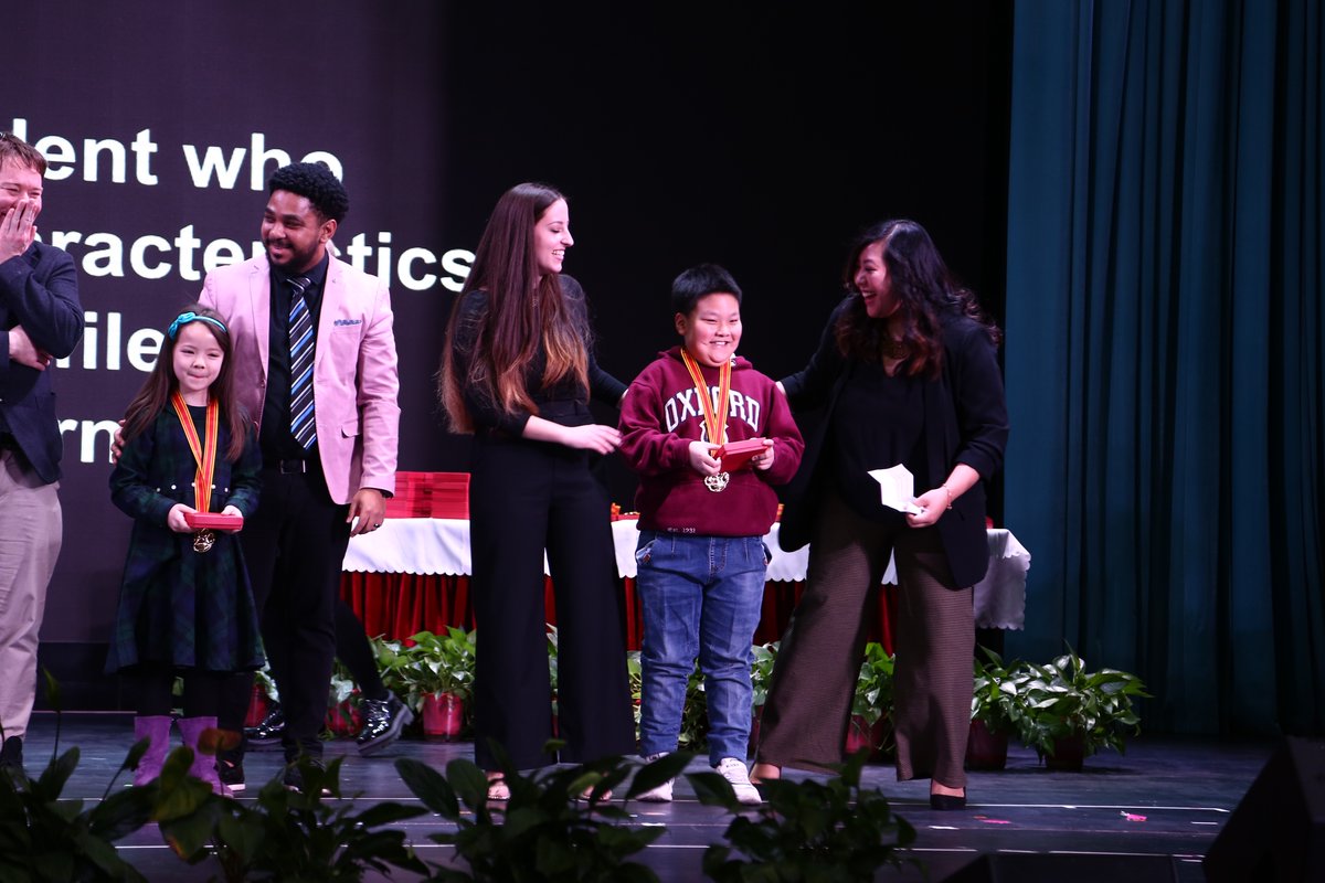 PaulaSanchez_RT's tweet image. A proud moment for students, teachers and parents this morning @CISBeijing as we honored the hard work and achievements of our G1-5 Ss. So much courage, perseverance and growth to celebrate in the language acquisition of our bi/multilingual learners. #strengthnotdeficit #BML 🙌🌎
